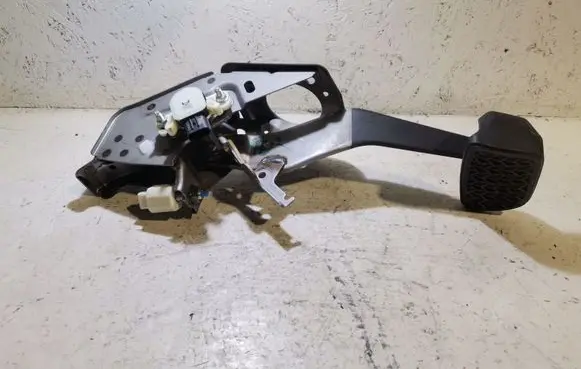 Lexus RX 450H Brake pedal 8951020041