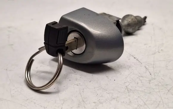 BMW 3 E90 E91 Front door lock (next to the handle) 51217162427 51217199833