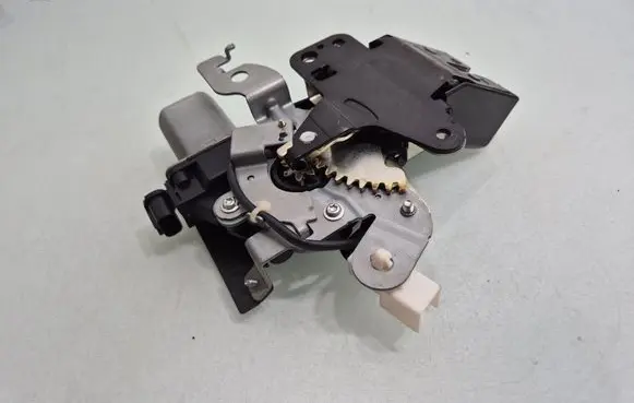 Mazda 6 Tailgate/trunk/boot lock/catch/latch LM658VA ED458X29