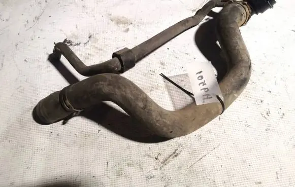 Volkswagen Touran I Engine coolant pipe/hose