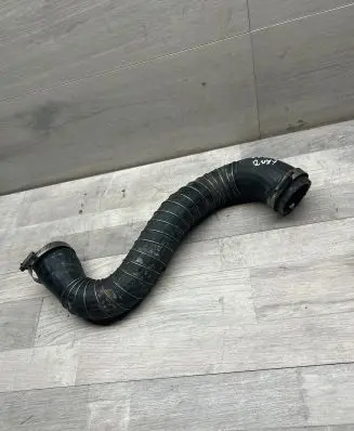 Land Rover Discovery 4 - LR4 Intercooler hose/pipe 2072AD
