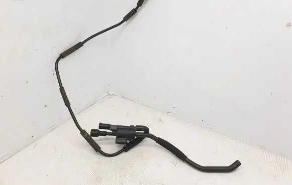 Mercedes-Benz C W205 Engine mount vacuum valve 0025407097