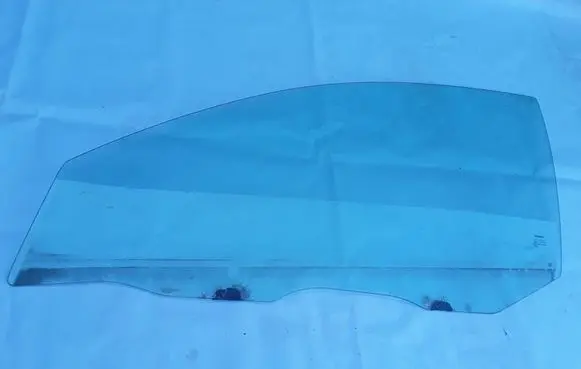 Nissan Primera Front door window glass four-door 43R00049