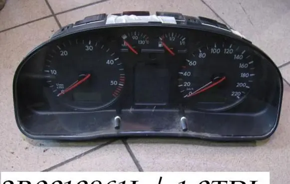 Volkswagen PASSAT B5 Speedometer (instrument cluster) 3B0919861J
