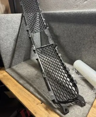 Dodge Durango Front bumper lower grill 68320618AA