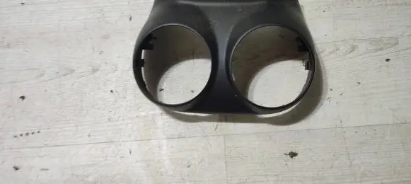 Alfa Romeo Stelvio Cup holder front 