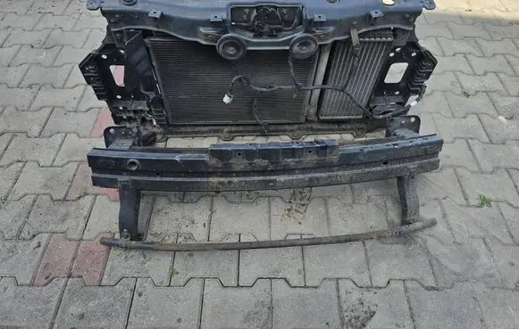 Hyundai i40 Radiator support slam panel 641013Z000