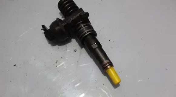 Volkswagen Polo Fuel injector 414720313