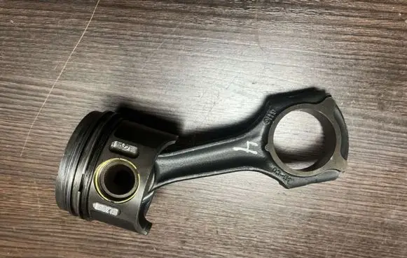 Piston