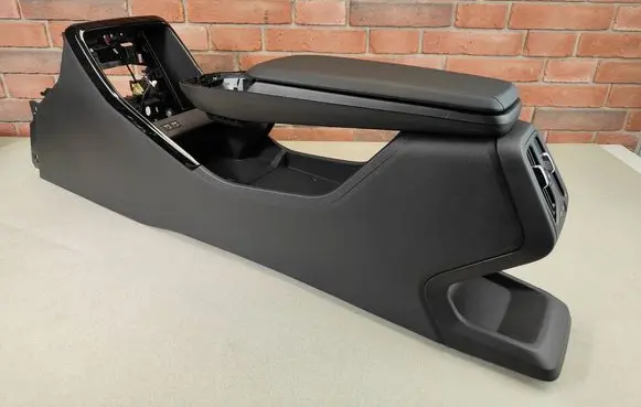 BMW 2 Active Tourer U06 Armrest 4A1CA61 5A2E049