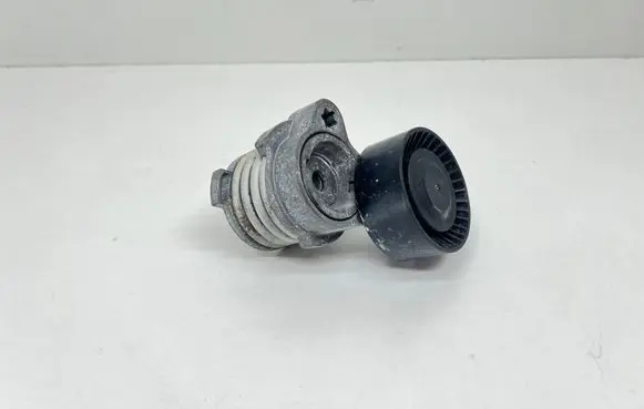 BMW 8 G15 Generator/alternator belt tensioner 7549873