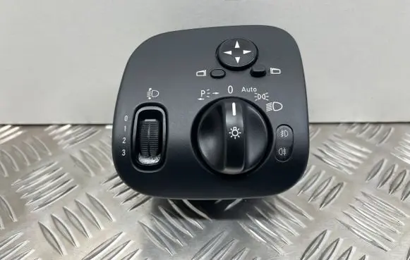 Mercedes-Benz CLC CL203 Light switch A2035452504
