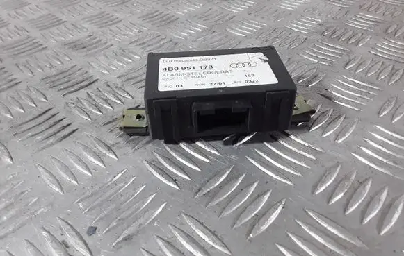 Audi A3 S3 8L Alarm control unit/module 4B0951173