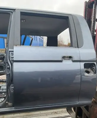 Mitsubishi L200 Rear door