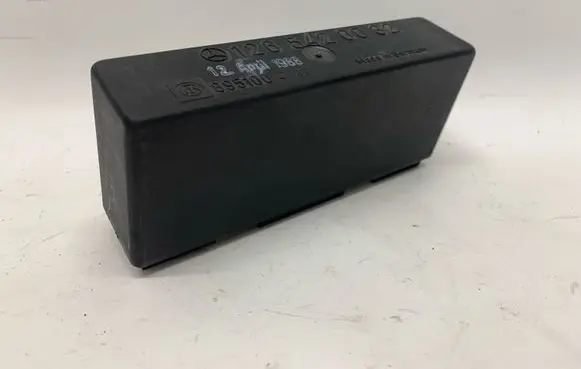 Mercedes-Benz E W124 Light module LCM 1265420032