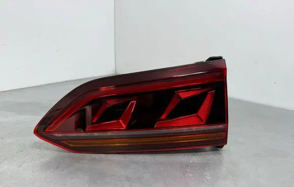 Volkswagen Touareg III Tailgate rear/tail lights 760945308A