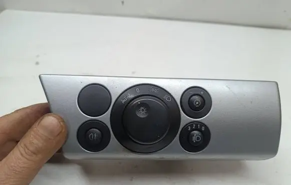 Opel Astra H Light switch 13100132 04063021A