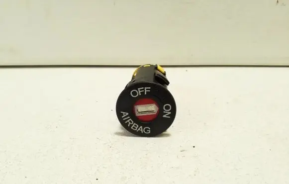 Passenger airbag on/off switch