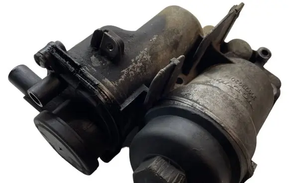 Volvo XC90 Oil filter cover 30677920