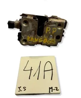 Renault Kangoo I Front door lock 7700307604