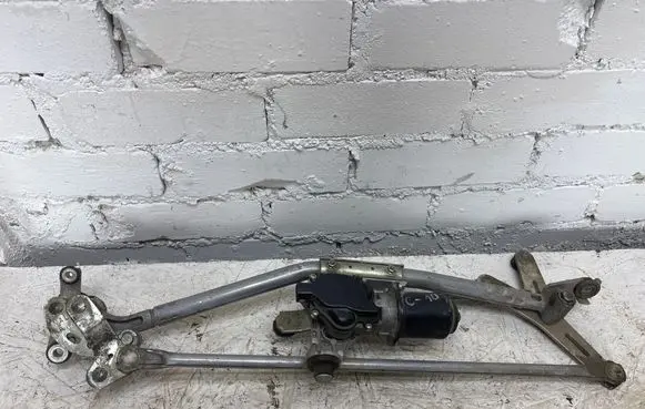 Front wiper linkage and motor