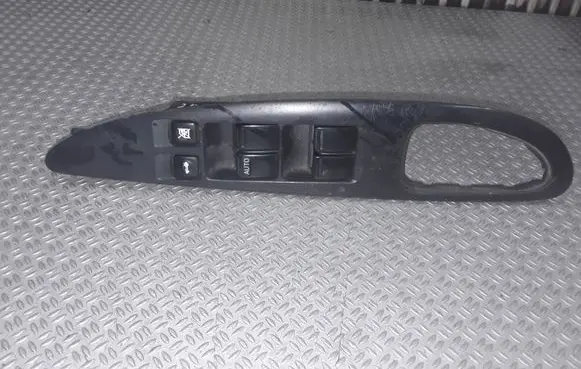 Nissan Primera Electric window control switch