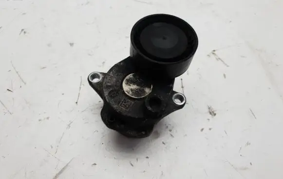 Mercedes-Benz C W204 Generator/alternator bracket 