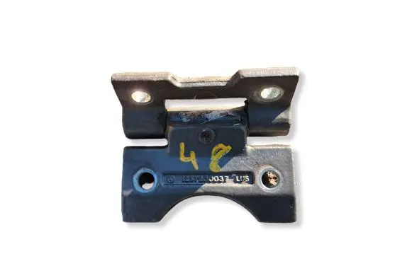 Mercedes-Benz S W126 Front door upper hinge 1237200037