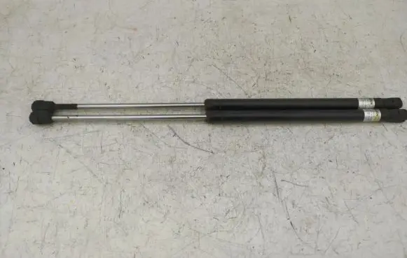 Ford Focus Shock absorber/damper mounting bracket 