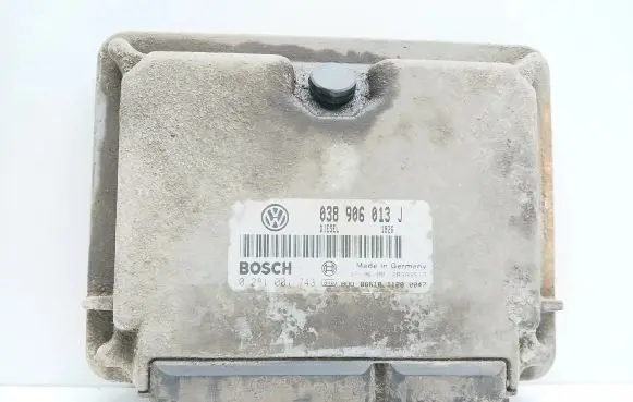 Volkswagen Polo III 6N 6N2 6NF Engine control unit/module 038906013J 0281001743 8661811200047