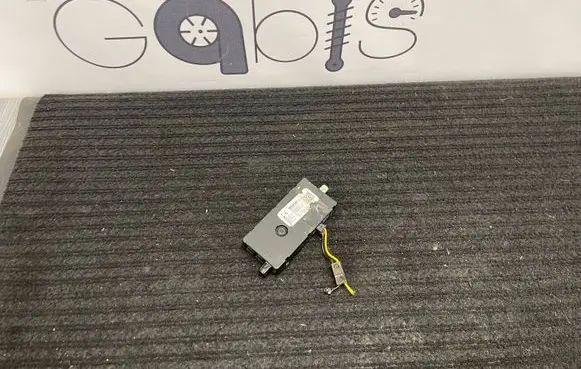 BMW X5 G05 Aerial antenna amplifier 6839348