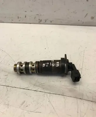 BMW 3 E90 E91 Camshaft vanos timing valve 13151279