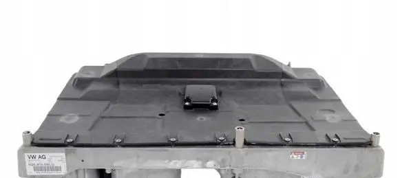 Volkswagen Golf VII Hybrid/electric vehicle battery tray 5Q0915590G