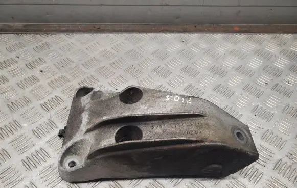 BMW 5 F10 F11 Engine mounting bracket 6794167