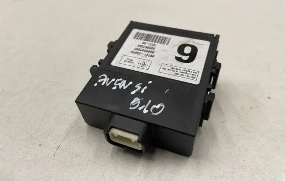 Toyota Avensis T270 Door central lock control unit/module 8974105090 000967688 S000003660