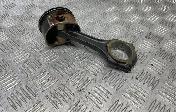 Mercedes-Benz C W204 Piston with connecting rod