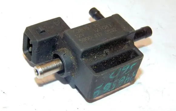 Volvo S60 Vacuum valve 30670449 72819715