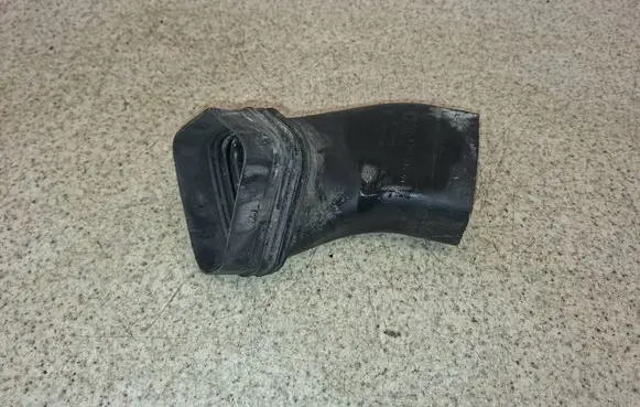 BMW X1 E84 Air intake duct part 7798876 70316820 109912F