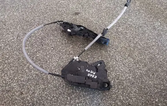 Volkswagen Touran III Front door lock 5TB837015A