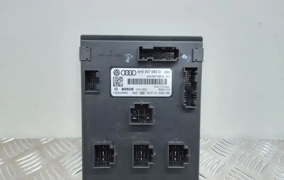 Audi A8 S8 D4 4H Comfort/convenience module 4H0907063D