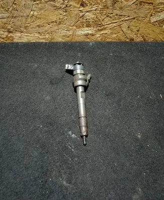 BMW 3 F30 F35 F31 Fuel injector 0445110601
