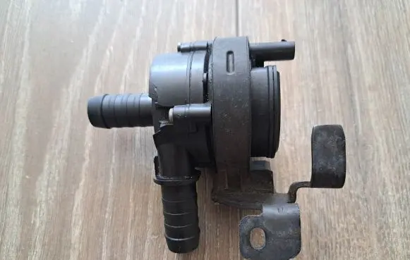Ford Puma Water pump JX518B552AA