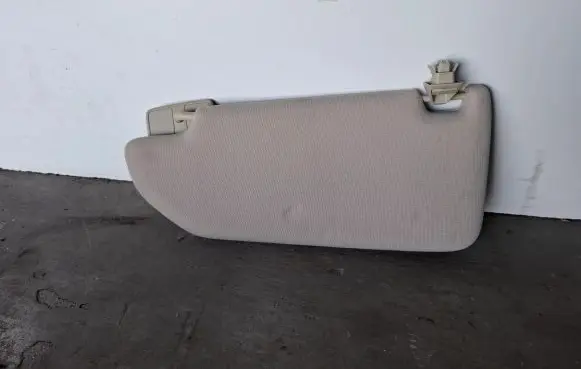 Volvo XC70 Sun visor