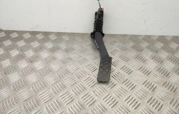 Volkswagen Touran III Accelerator throttle pedal 5Q1723503J
