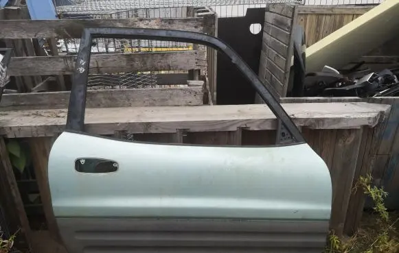 Toyota RAV 4 (XA10) Front door