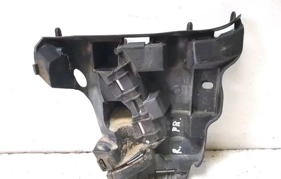 Volvo XC70 Front bumper mounting bracket 31214961