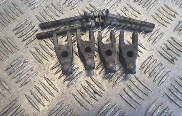 Chrysler Grand Voyager V Fuel Injector clamp holder