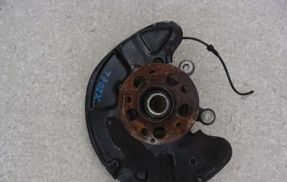 Mercedes-Benz GLK (X204) Front wheel hub spindle knuckle