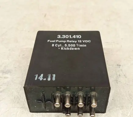 Mercedes-Benz S W126 Fuel pump relay 0015455305 A0015455305 3.301.410