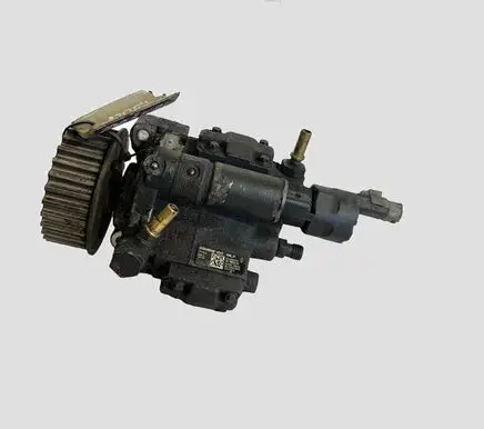 Nissan Qashqai Fuel injection high pressure pump 8200430599 A2C20000754 5WS40153